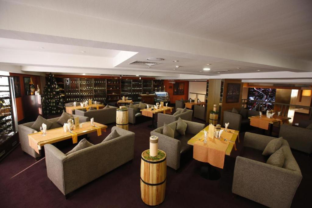 เดอะ คอร์ปอเรต โฮเต็ล แอนด์ คอนเวนชัน เซ็นเตอร์ Hotel อูลานบาตอร์ ภายนอก รูปภาพ