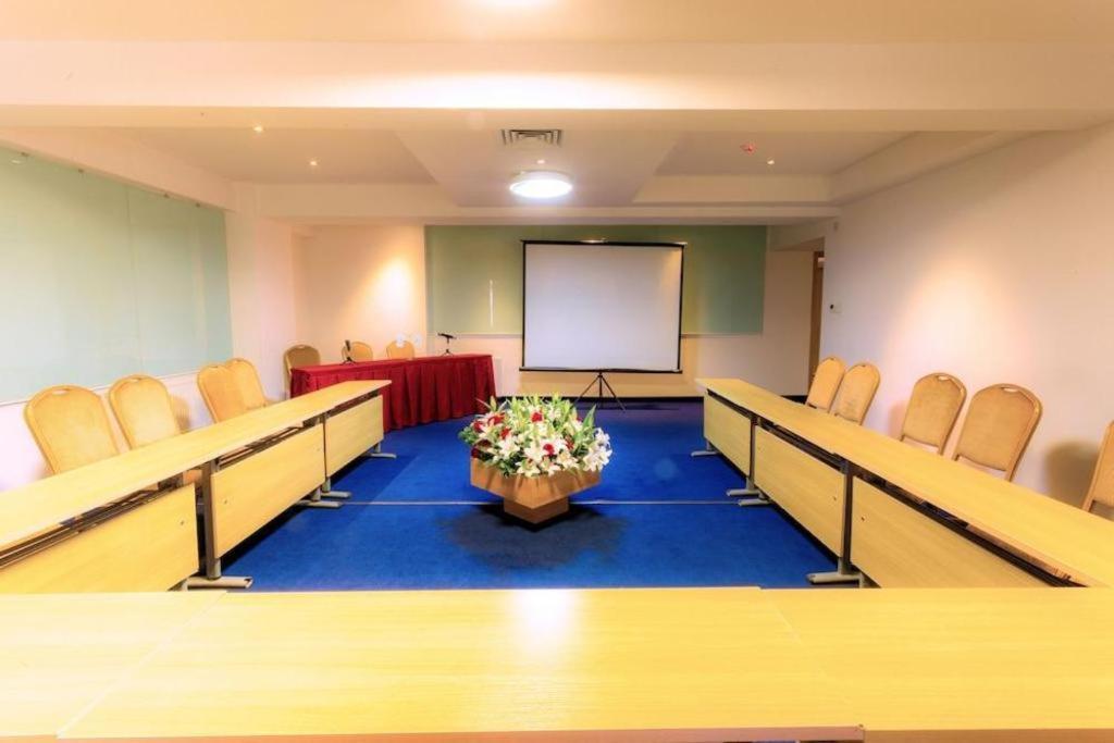 เดอะ คอร์ปอเรต โฮเต็ล แอนด์ คอนเวนชัน เซ็นเตอร์ Hotel อูลานบาตอร์ ภายนอก รูปภาพ